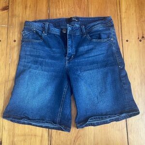 1822 Denim Classic Blue Jeans